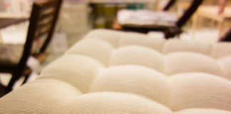 Un vestito leggero per le sedie 695 0 021 Un vestito leggero per le sedie_ok